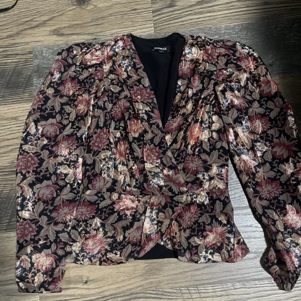 Women’s shirt